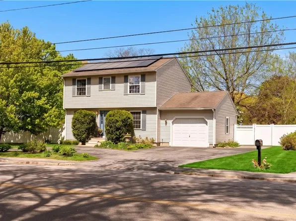 591 Sandy Ln, Warwick, RI 02889