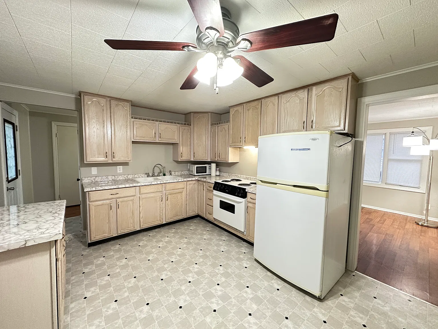 3 bed, 1104 sqft, $1,600 — Photo 4