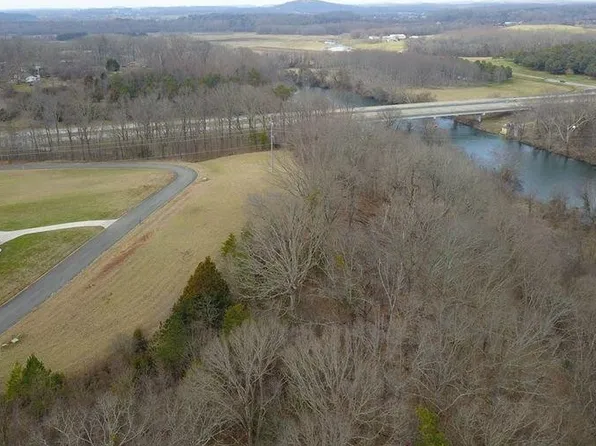 194 Waterstone Dr, Benton, TN 37307