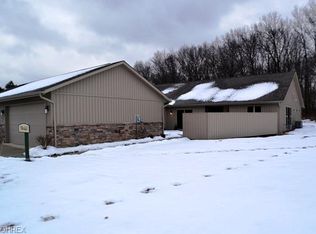 8580 Woodbridge Ct, North Ridgeville, OH 44039