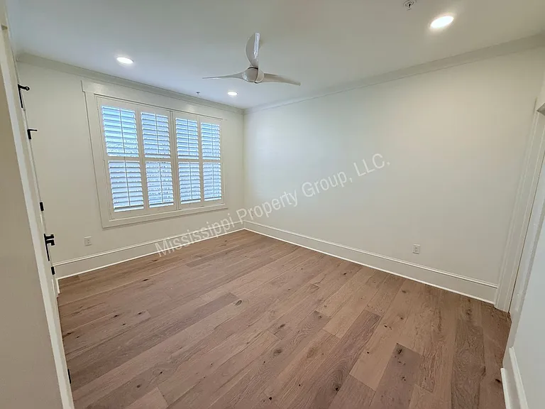 1000 North Lamar Blvd — Photo 43