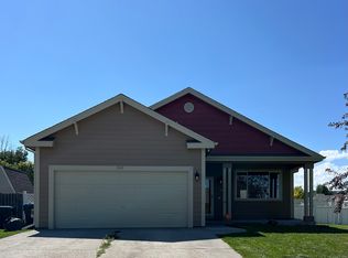 1420 Meadow Dr, Cheyenne, WY 82001