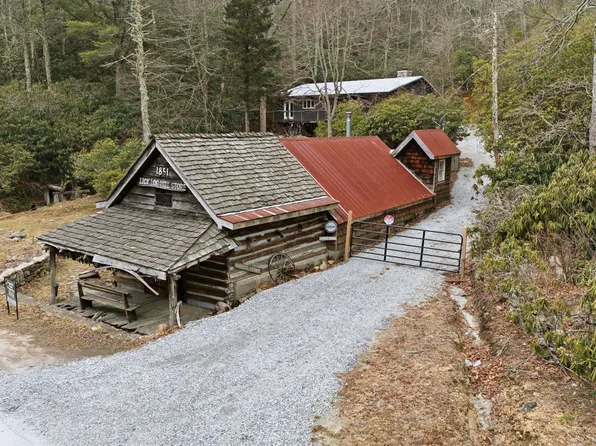 4317 Dillard Rd, Highlands, NC 28741