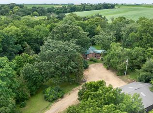 13700 W Valley Rd, East Dubuque, IL 61025