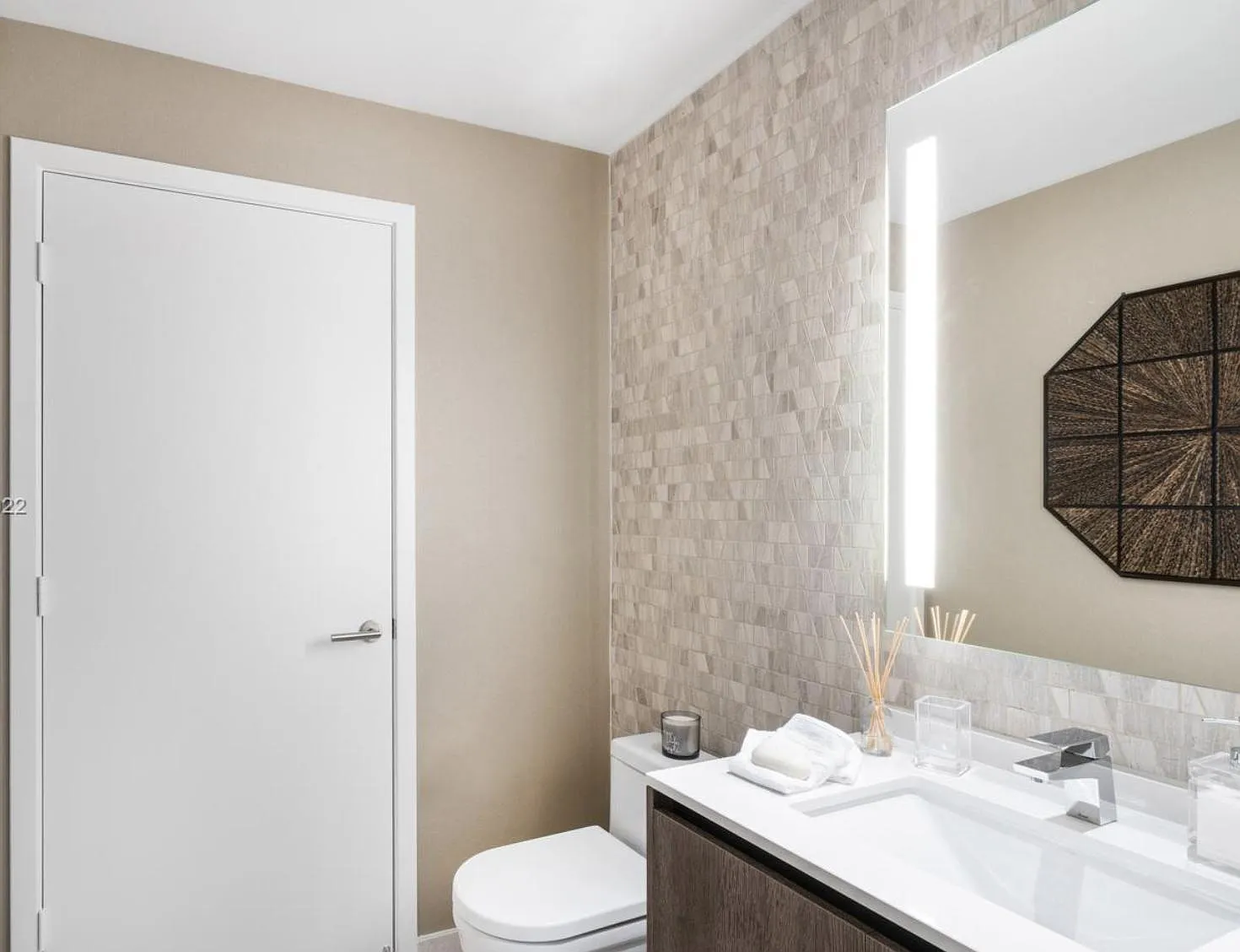2 bed, 2.5 bath, 1407 sqft, $6,000 — Photo 4