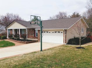 519 Princeway Ct, Ballwin, MO