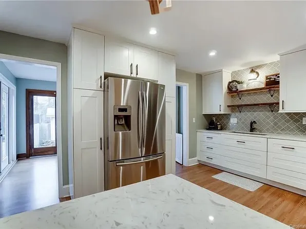 10700 Forest Dr, Matthews, NC 28105