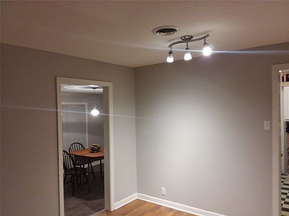 4th image of 612 W Crestland Dr