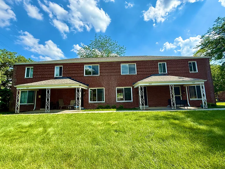 1525 Waltham Rd #1 — Photo 1