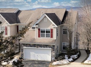 193 Ridge Dr, Pompton Lakes, NJ 07442