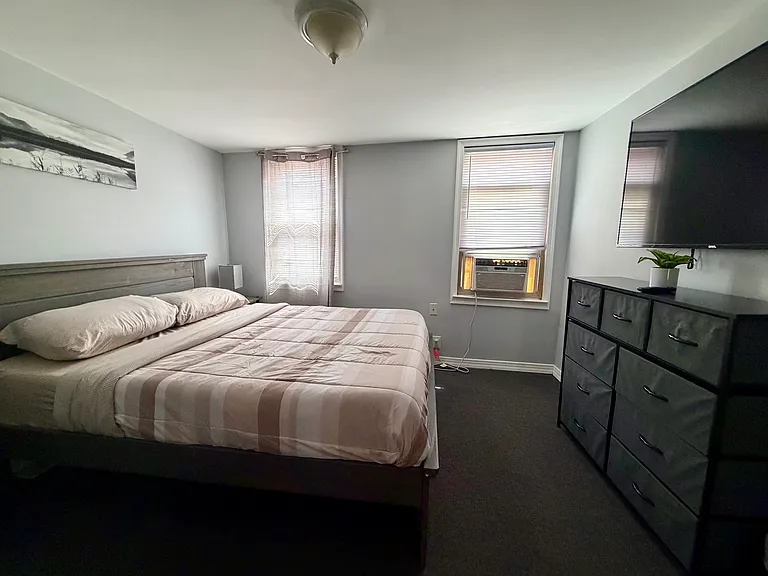 1710 Marshall St — Photo 14