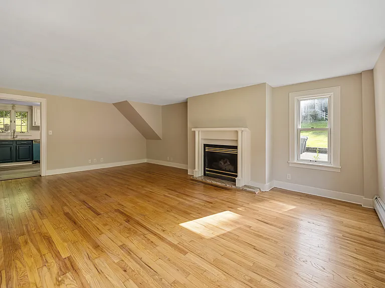 511 E Seneca St #A — Photo 2