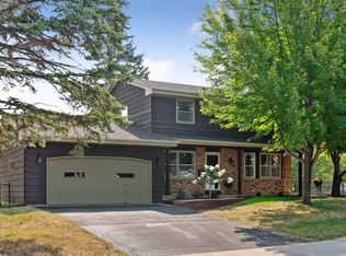 1356 Pennsylvania Ave N, Golden Valley, MN 55427