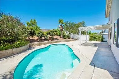 6 bed, 3.0 bath, 3130 sqft, $4,500 — Photo 3