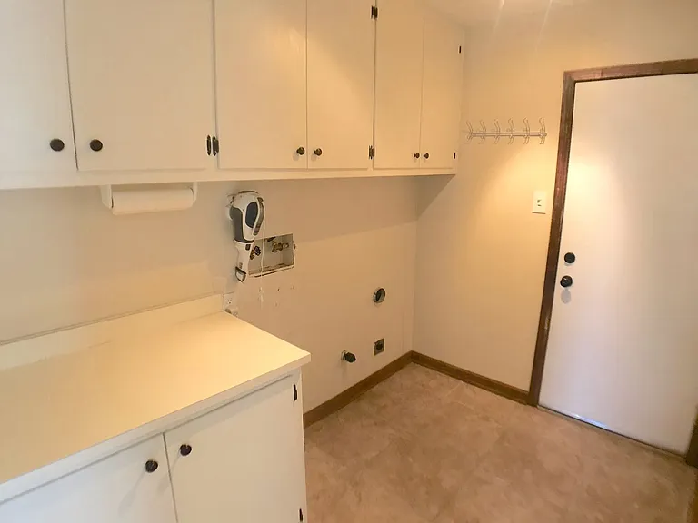 3621 Candlelight Dr NE — Photo 20