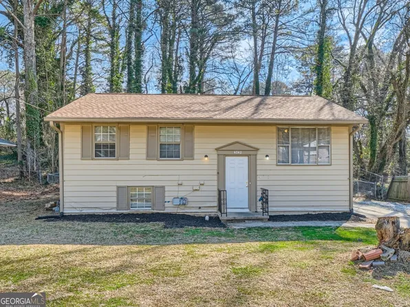 4042 Sweetbriar Ln, Forest Park, GA 30297