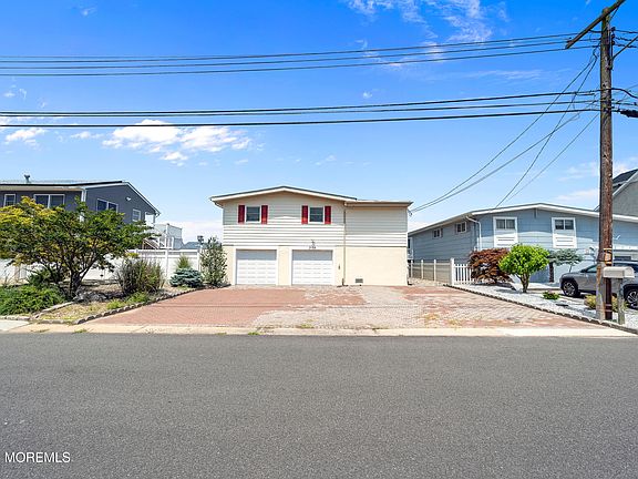 4th image of 308 Cheryl Drive