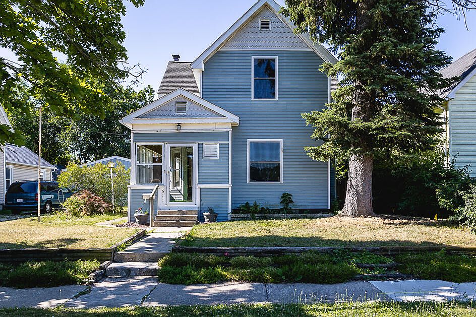 1st image of 611 Hallett St