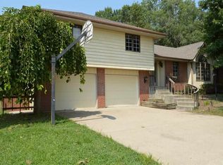 3107 SW Muirfield Ct, Topeka, KS 66614