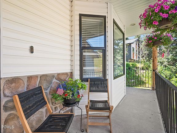 3rd image of 300 Aspen Dr