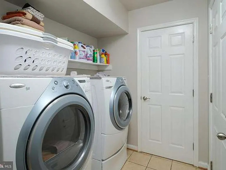 391 Windermere Dr — Photo 29