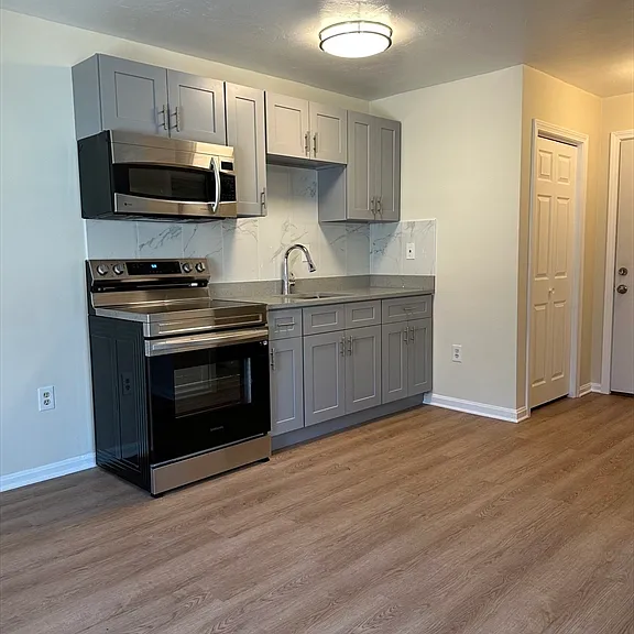 850 Broad St #6 — Photo 6