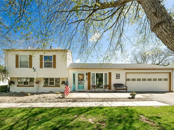 1013 Brentwood Dr, Greenville, PA 16125