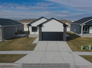 936 Vandervoort, Grand Island, NE 68801