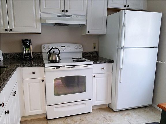3rd image of 13714 Mission Oaks Blvd