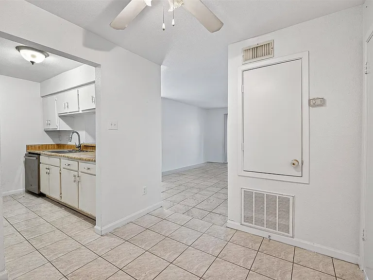 7200 Clarewood Dr #1904 — Photo 8