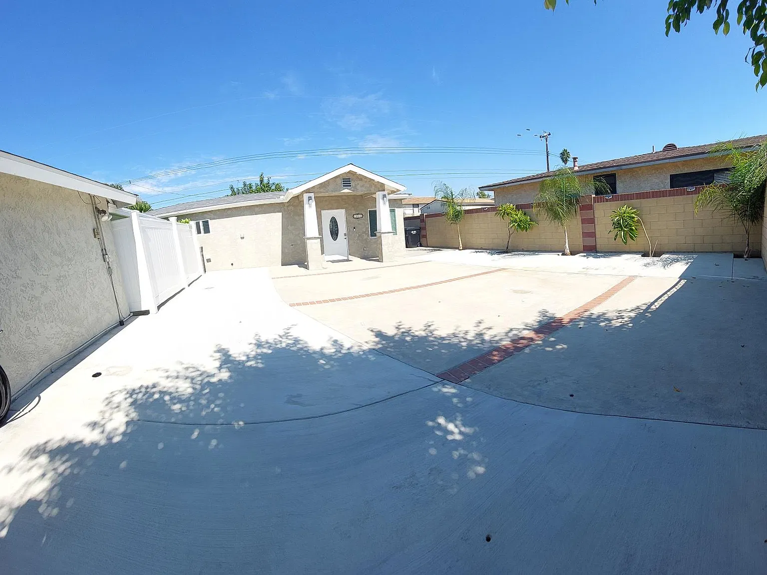 429 W Kirkwall Rd — Photo 2
