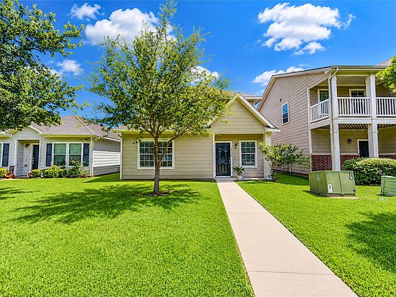 3rd image of 1714 Claremont Garden Cir