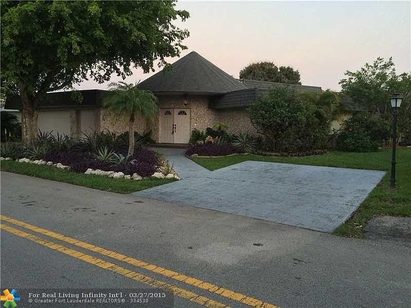 1st image of 5706 Coco Palm Dr