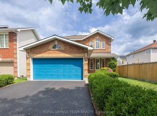 60 Woliston Cres, Ottawa, ON K2W 1E5