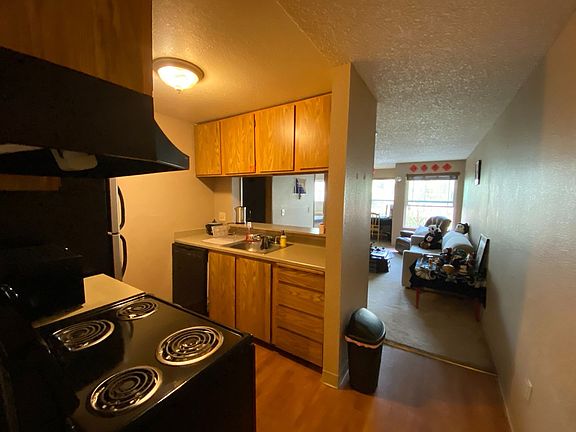 5th image of 4327 8th Ave NE #B401