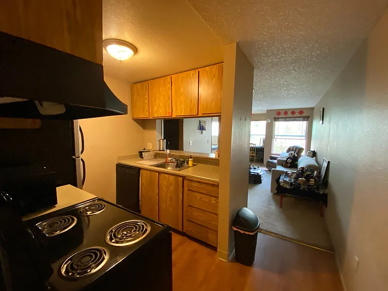 Westwood Apartments — Photo 14