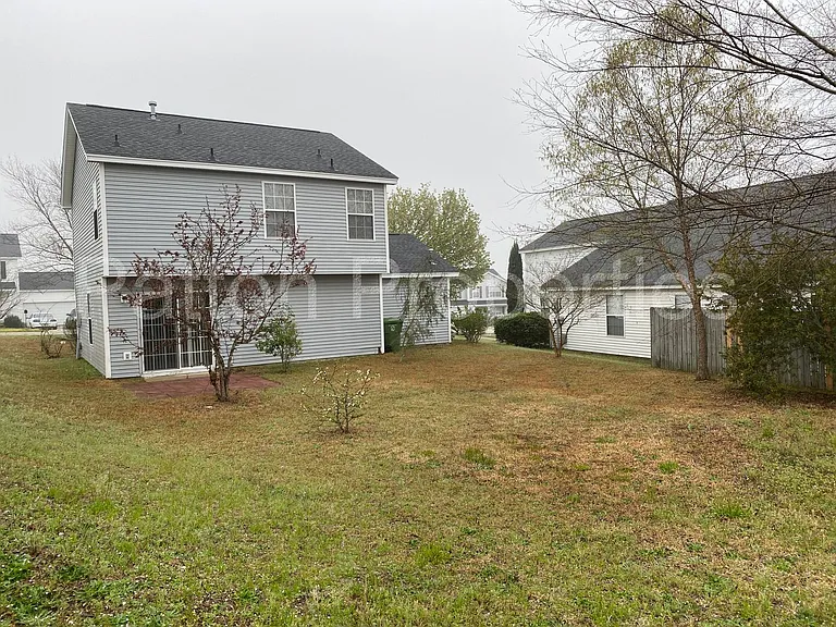 214 Elders Pond Dr — Photo 18