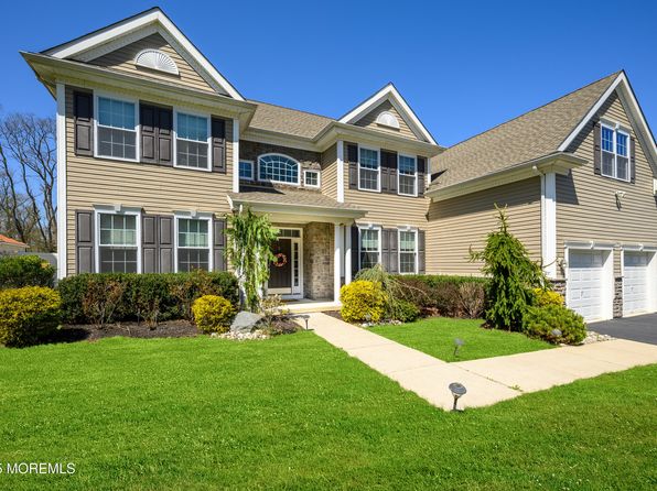 5 Baldwin Avenue, Morganville, NJ 07751