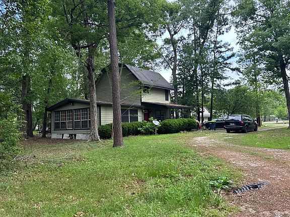 2nd image of 11320 Aspen St