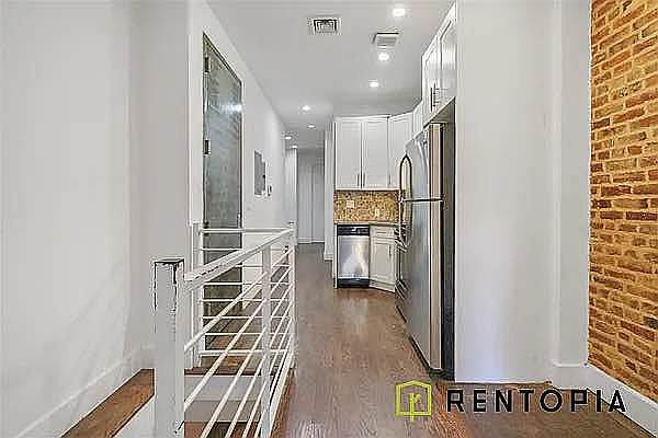 1st image of 558 Kosciuszko St #1A