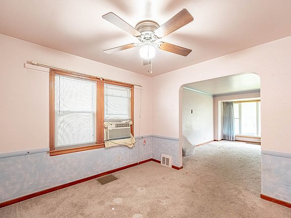 4th image of 8042 S Sacramento Ave