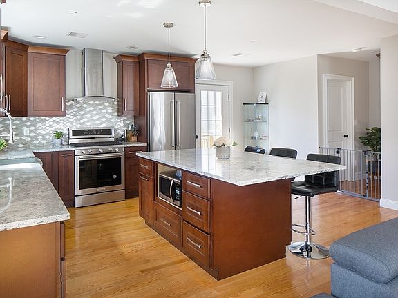 5th image of 150 Quincy Ave Unit 3A