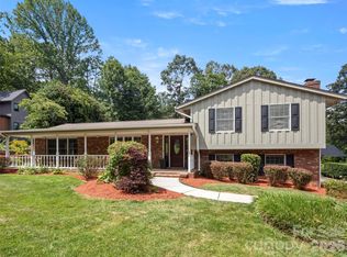 8 English Pl, Candler, NC 28715