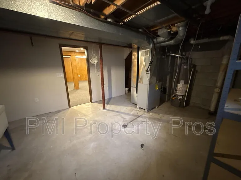 8150 S 88th St — Photo 21