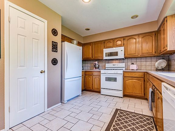 5th image of 1707 Palmetto Dr