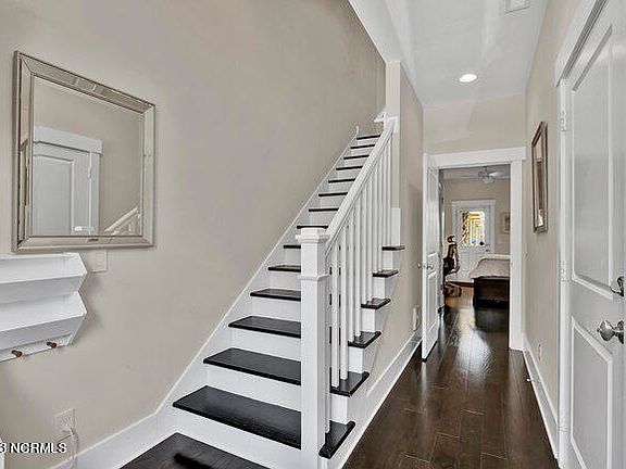 3rd image of 4009 Tamarisk Lane