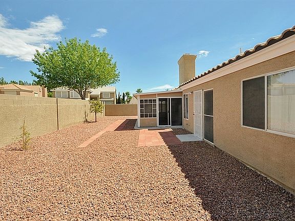 3rd image of 870 Eagle Mountain Dr