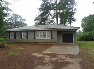 77 Avery Ln, Lagrange, GA 30240