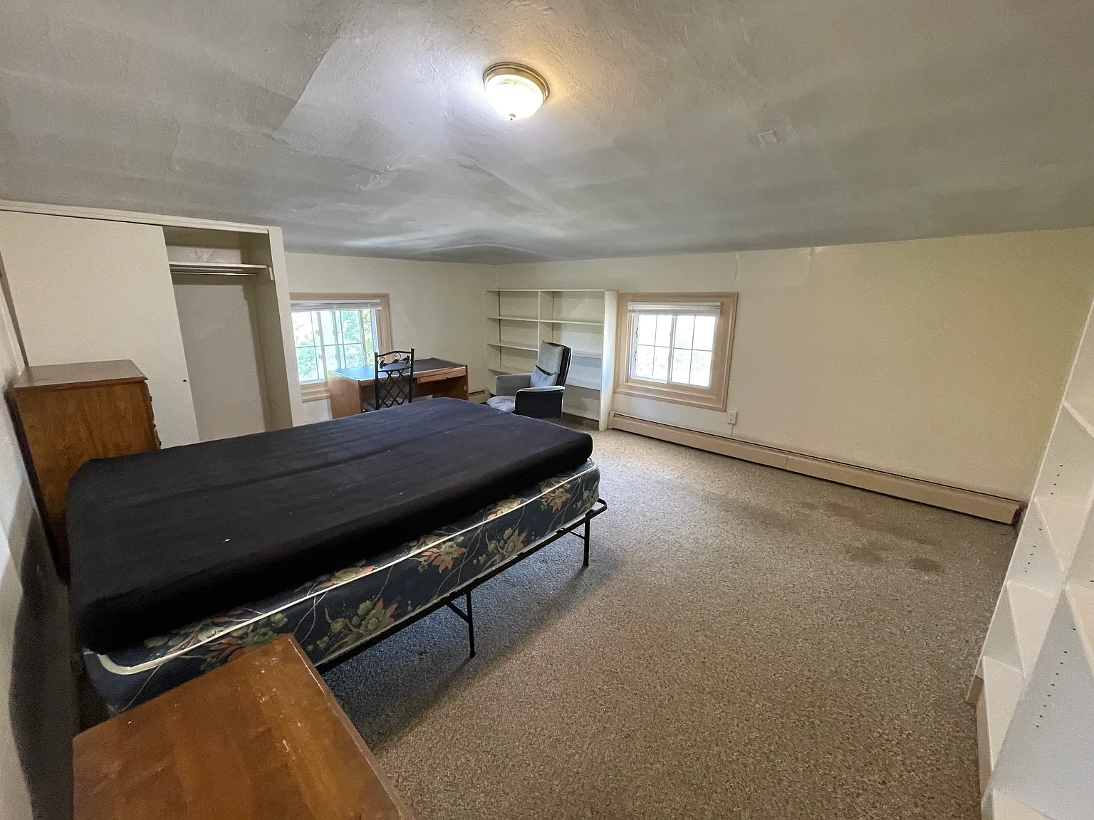 3 bed, 840 sqft, $2,000 — Photo 3
