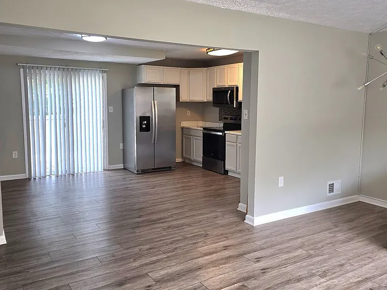 8313 Gibbons Dr — Photo 4